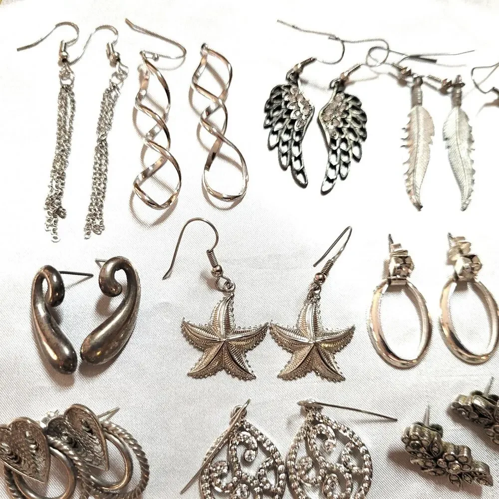 20+ Pc Vtg 2000s Y2K Silvertone Pierced Earrings Lot Mixed Styles Hoops Dangles